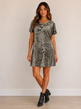 POL Crushed Velvet Short Sleeve Mini Dress